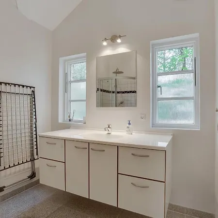 Beka - 500m From The Sea By Interhome